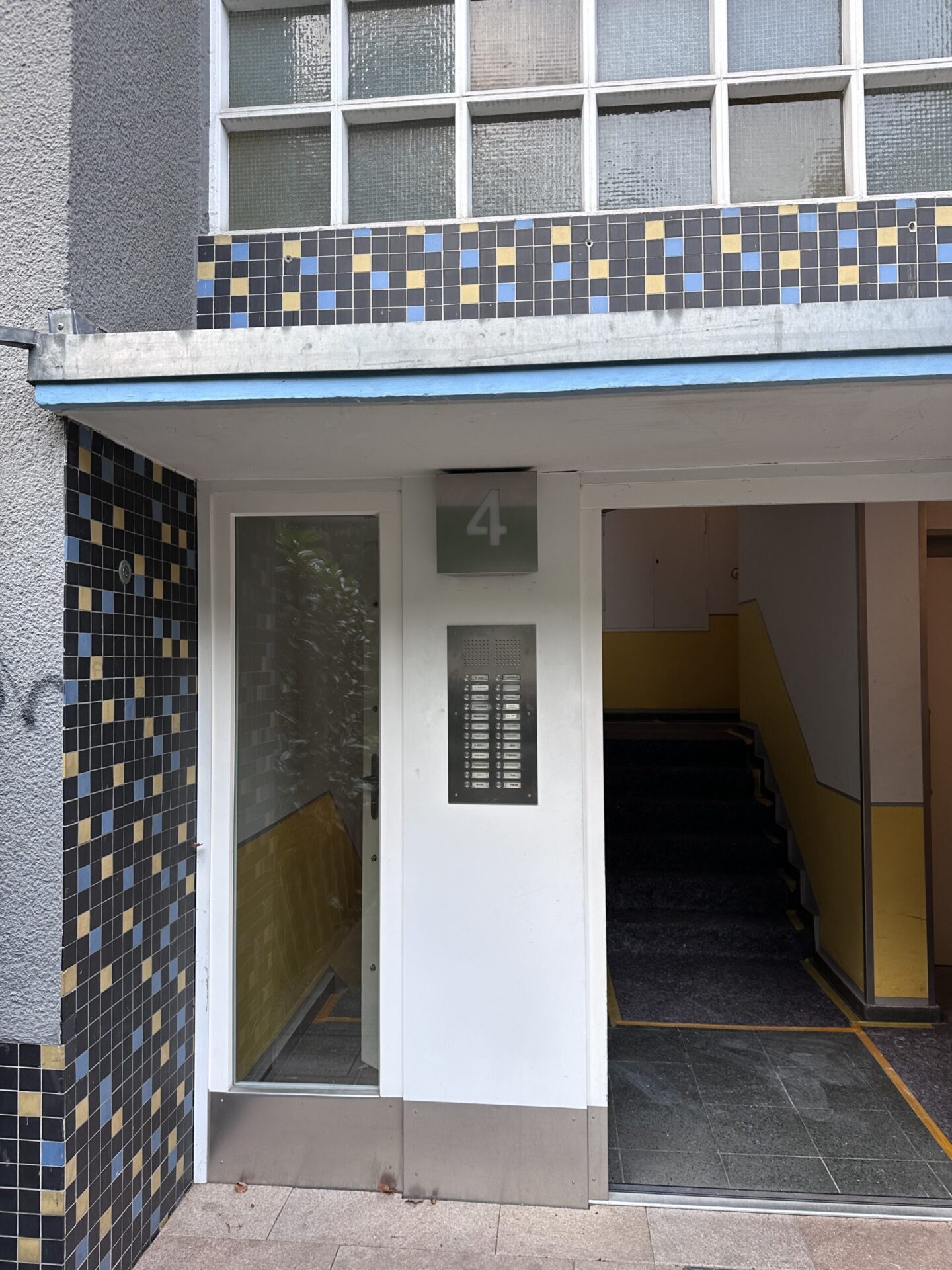 KAUF - ZENTRAL + RUHIGES WOHNEN = Willkommen in der Landshuter Str. 4 